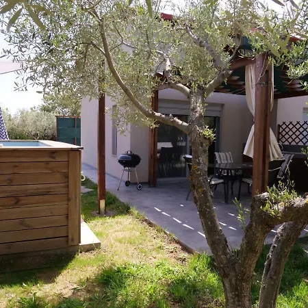 Agios Mamas Apartament *