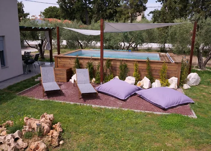 Agios Mamas 公寓 *