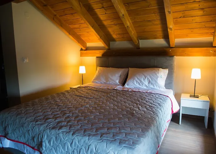 Agios Mamas 公寓 *